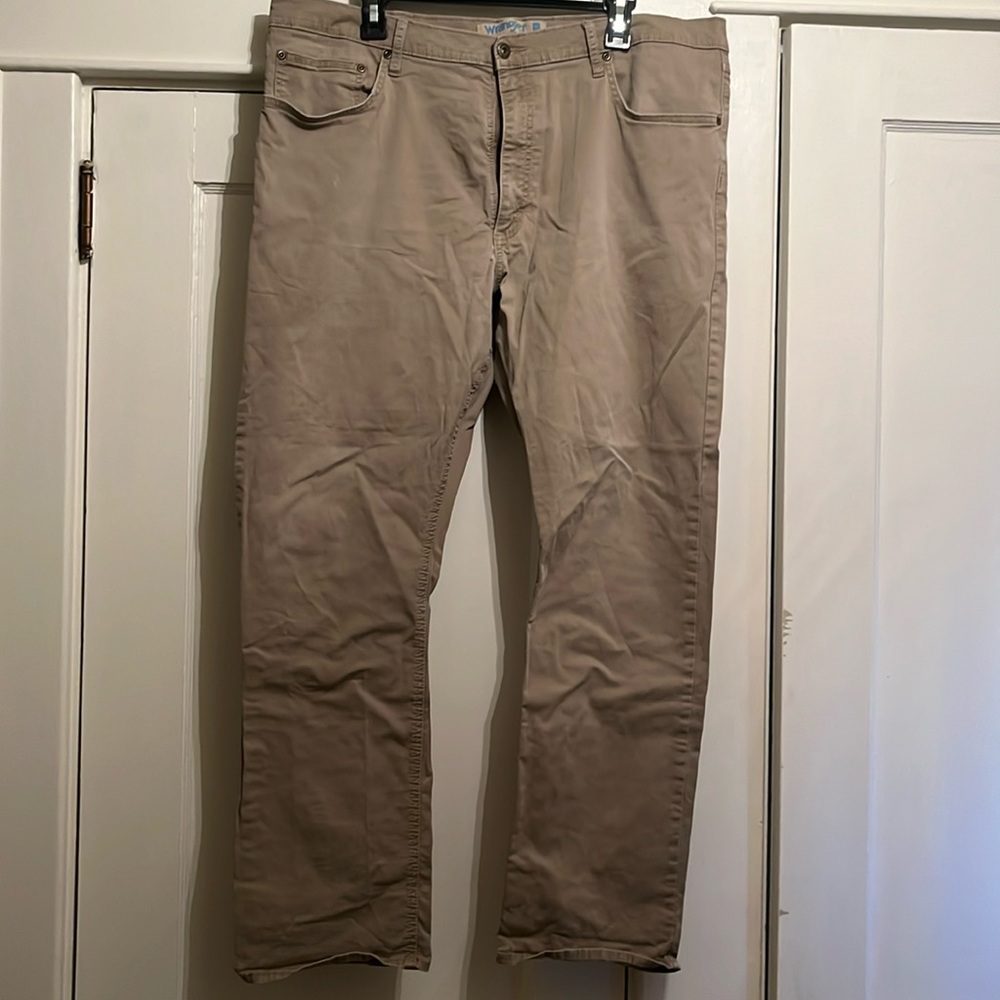 Wrangler | Khaki Straight Fit Flex Pants Size 40 x 30